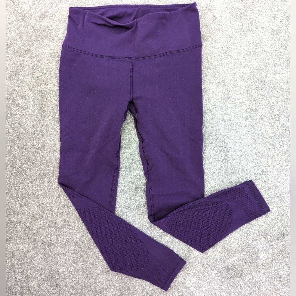Lululemon purple legging with mesh details size Medium